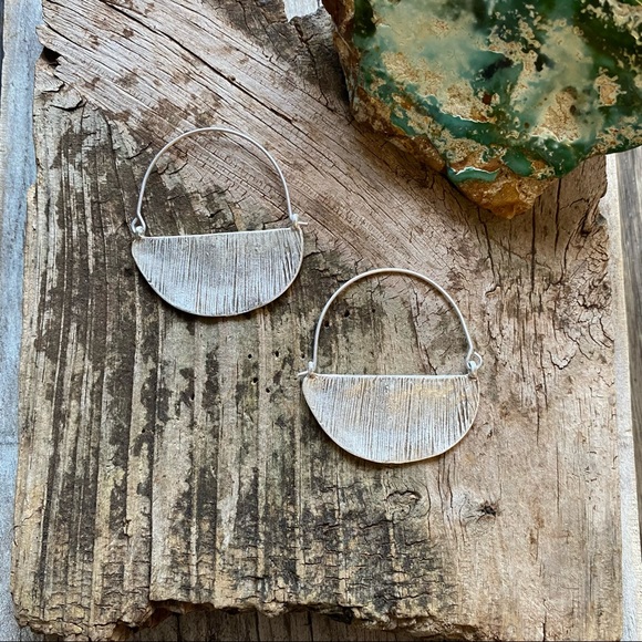 Anthro Rylan Crescent Hoops in Silver - Picture 2 of 5